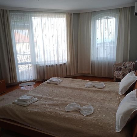 Guest Rooms Deva Burgas Ngoại thất bức ảnh
