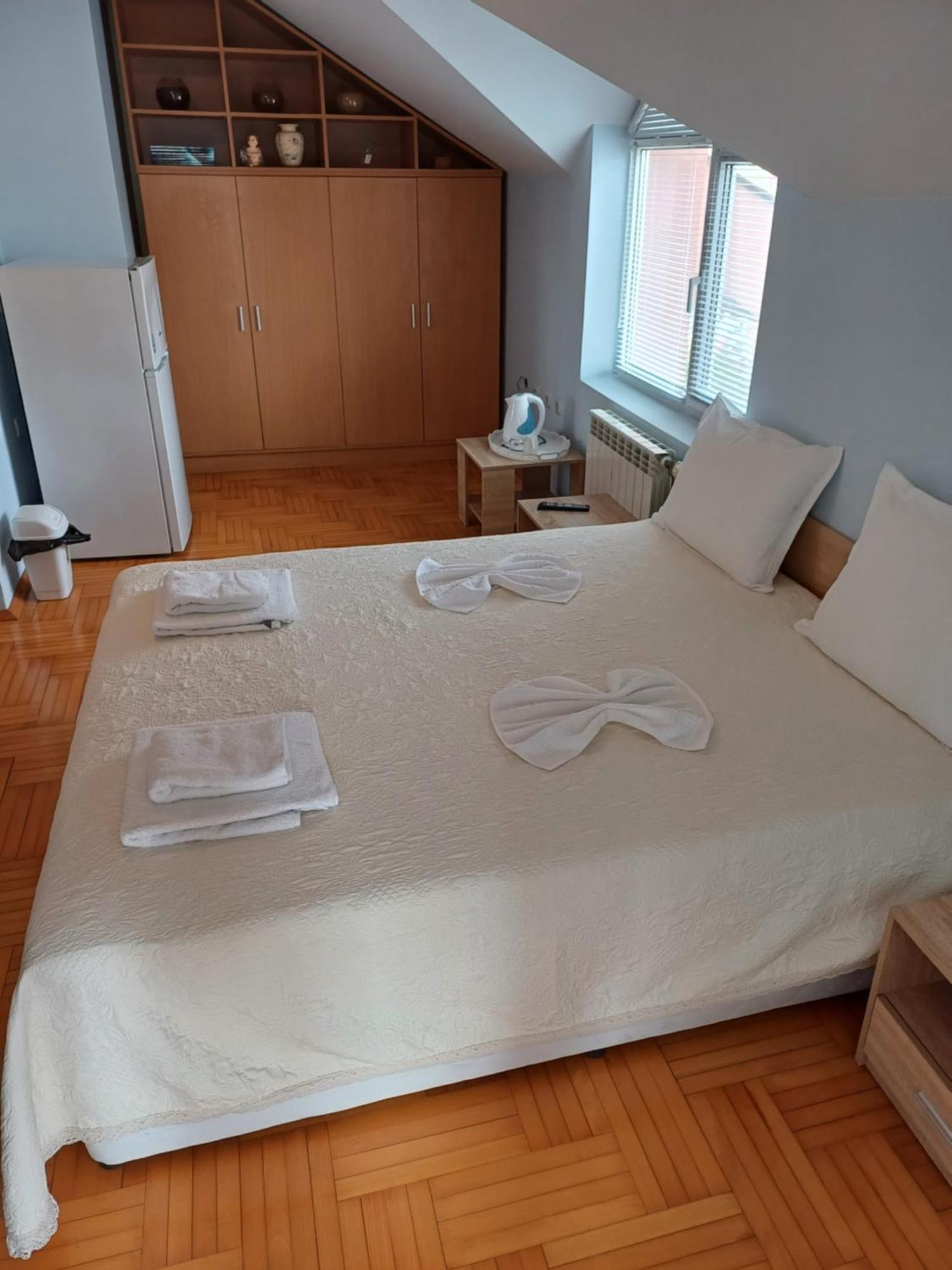 Guest Rooms Deva Burgas Ngoại thất bức ảnh