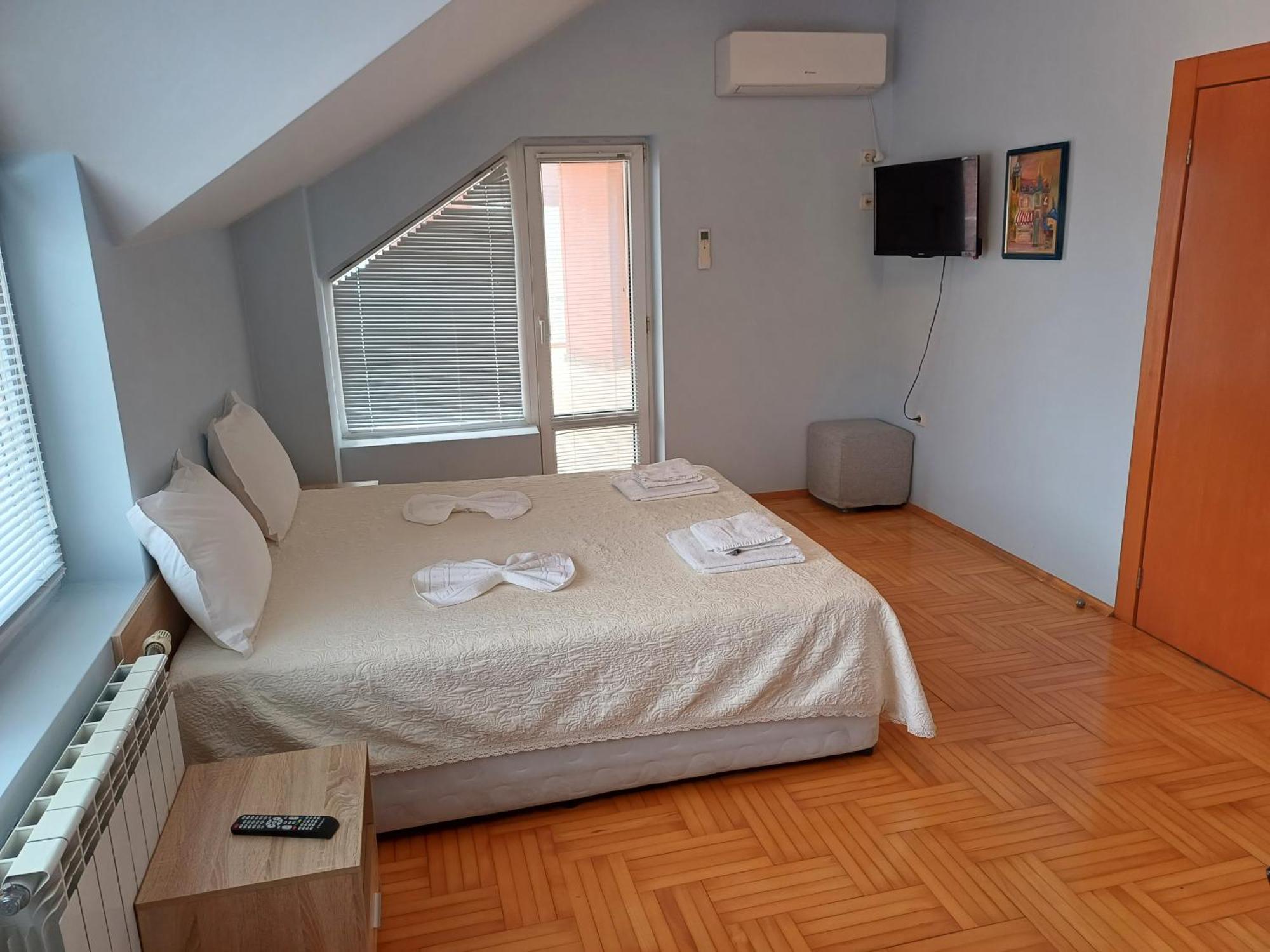 Guest Rooms Deva Burgas Ngoại thất bức ảnh