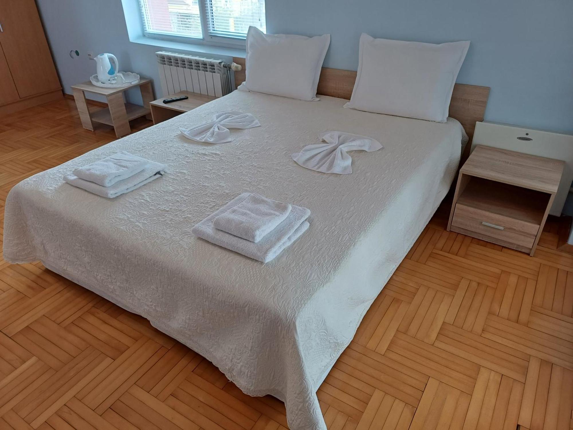 Guest Rooms Deva Burgas Ngoại thất bức ảnh