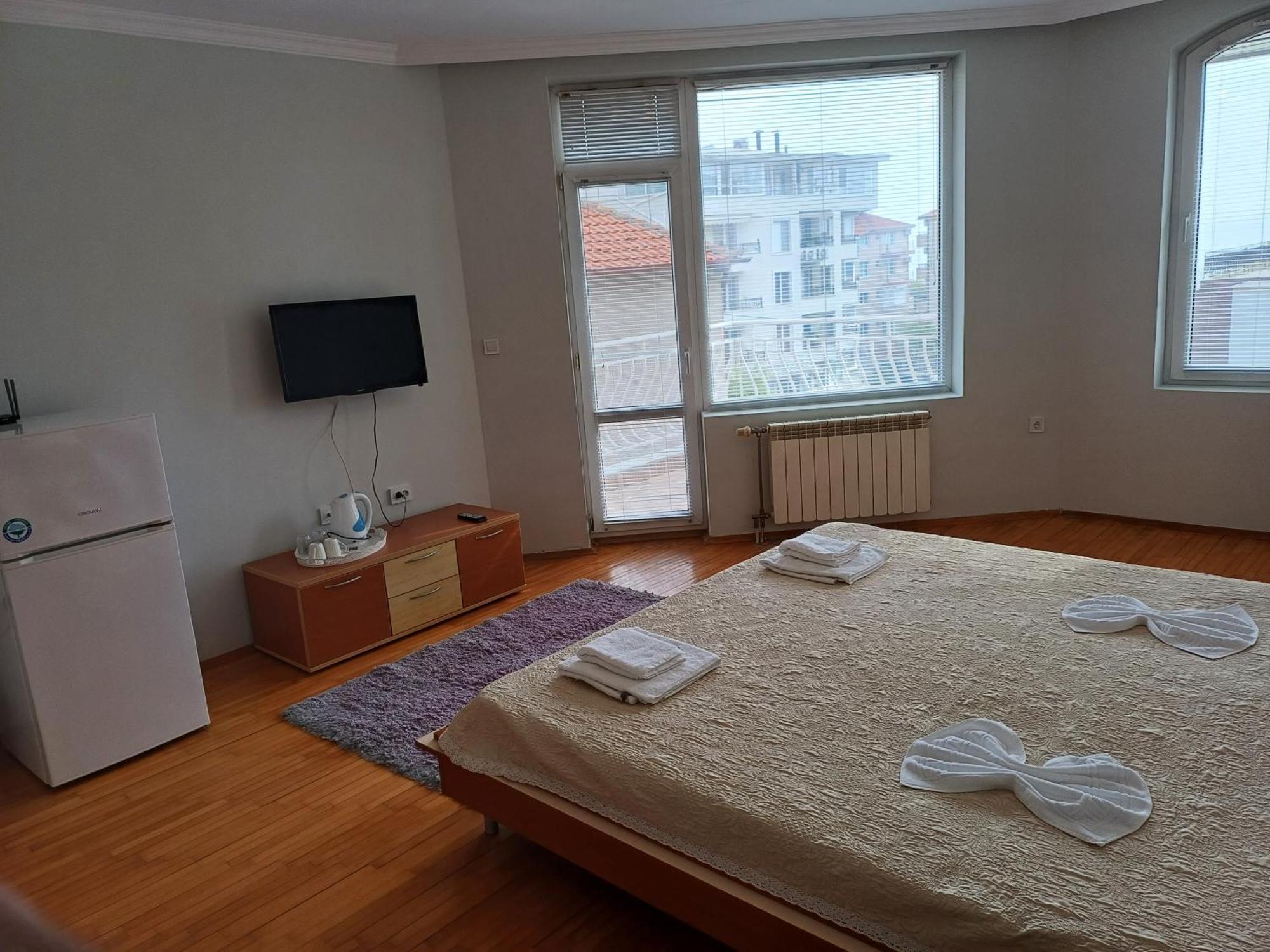 Guest Rooms Deva Burgas Ngoại thất bức ảnh