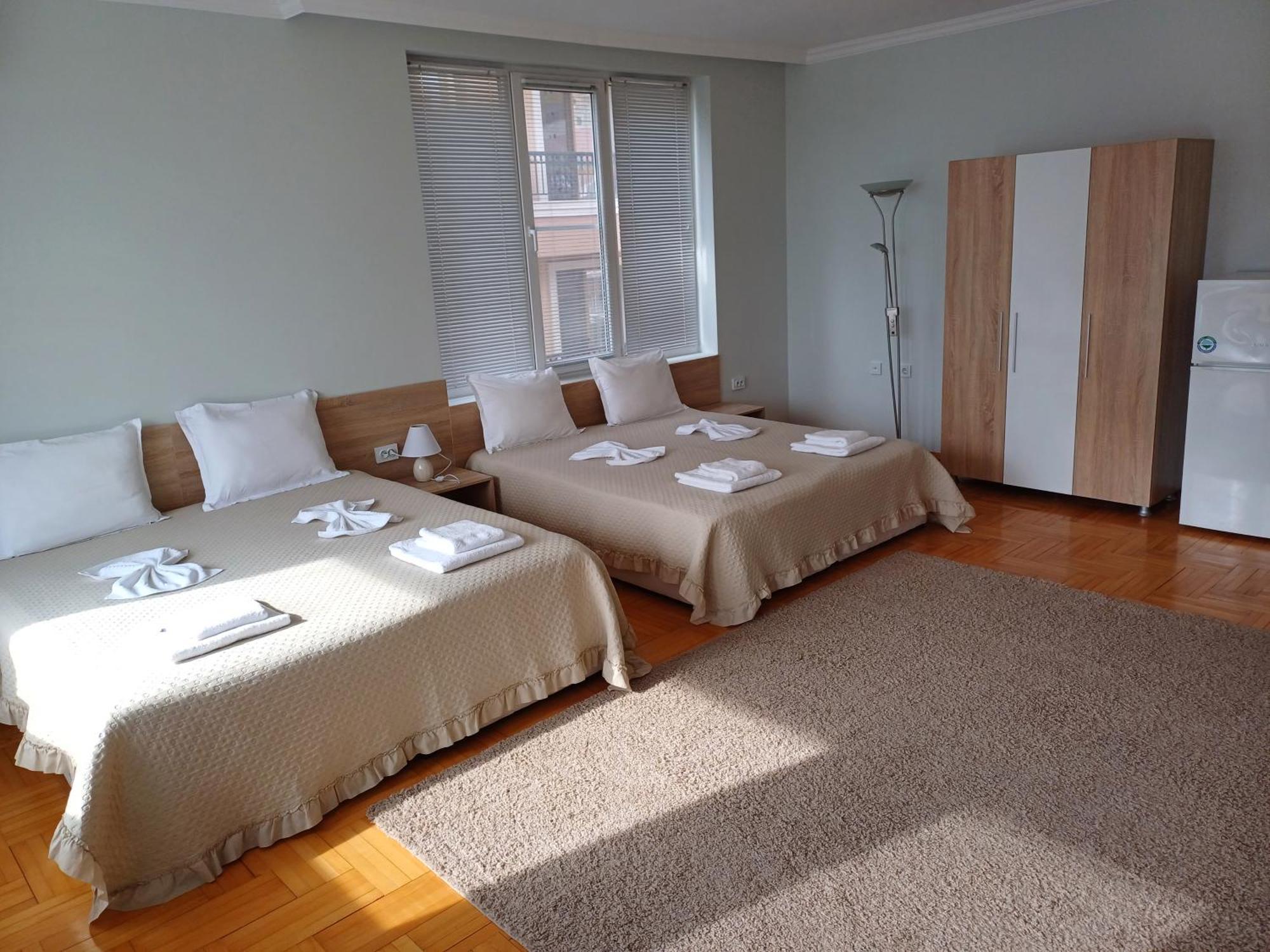 Guest Rooms Deva Burgas Ngoại thất bức ảnh