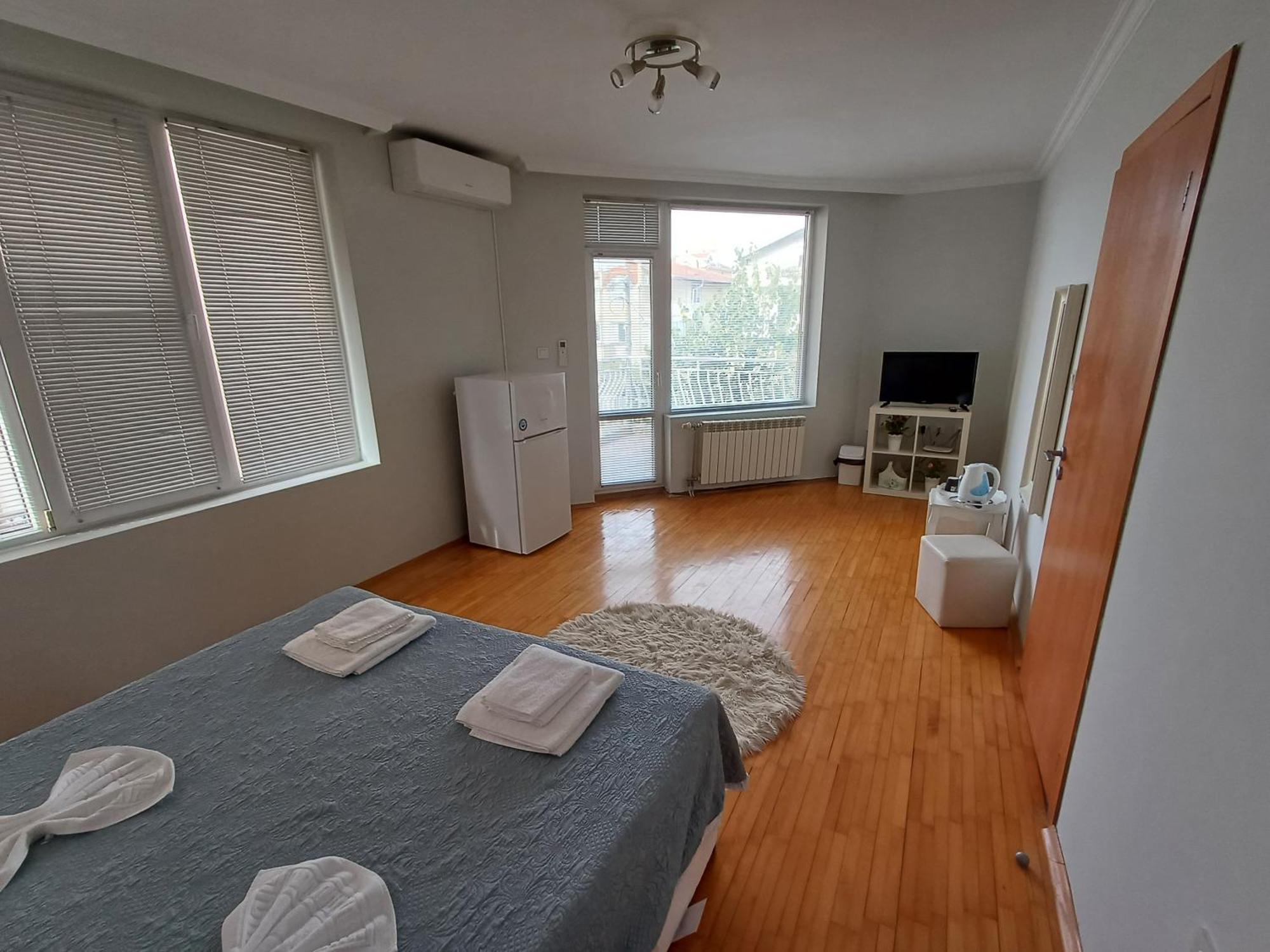 Guest Rooms Deva Burgas Ngoại thất bức ảnh