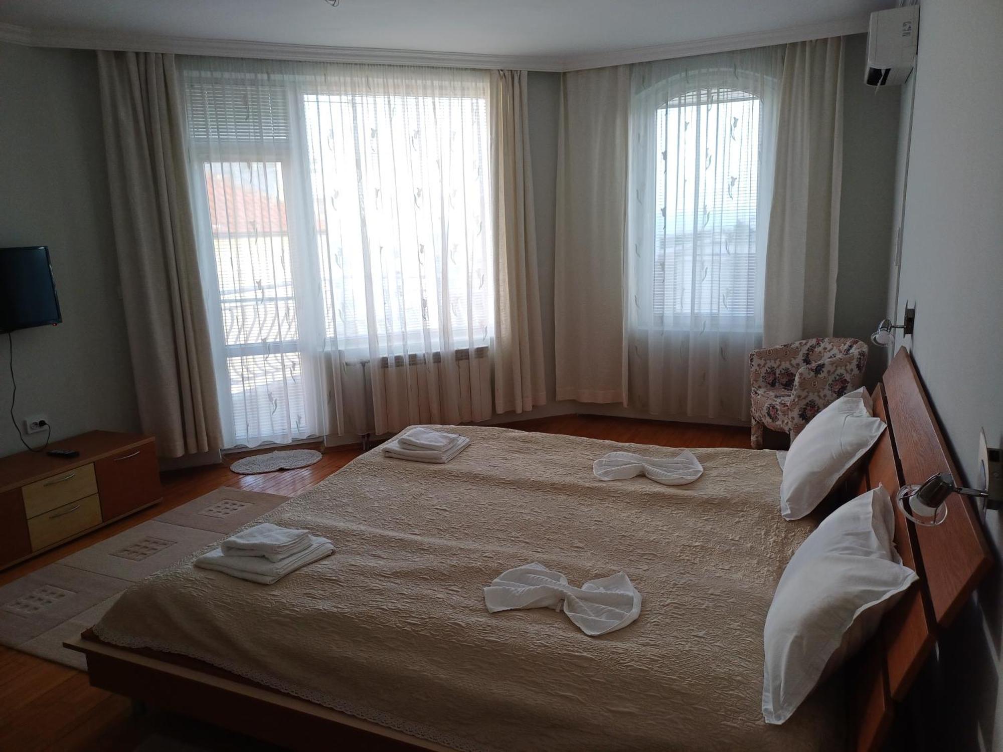 Guest Rooms Deva Burgas Ngoại thất bức ảnh
