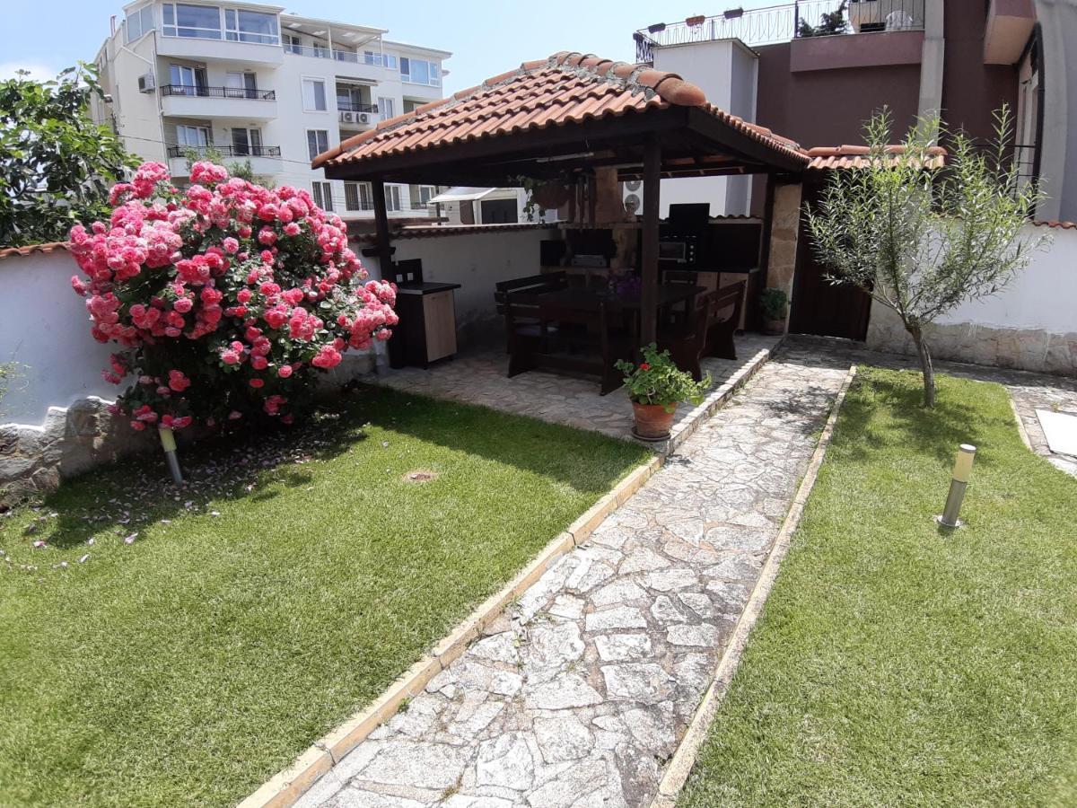 Guest Rooms Deva Burgas Ngoại thất bức ảnh