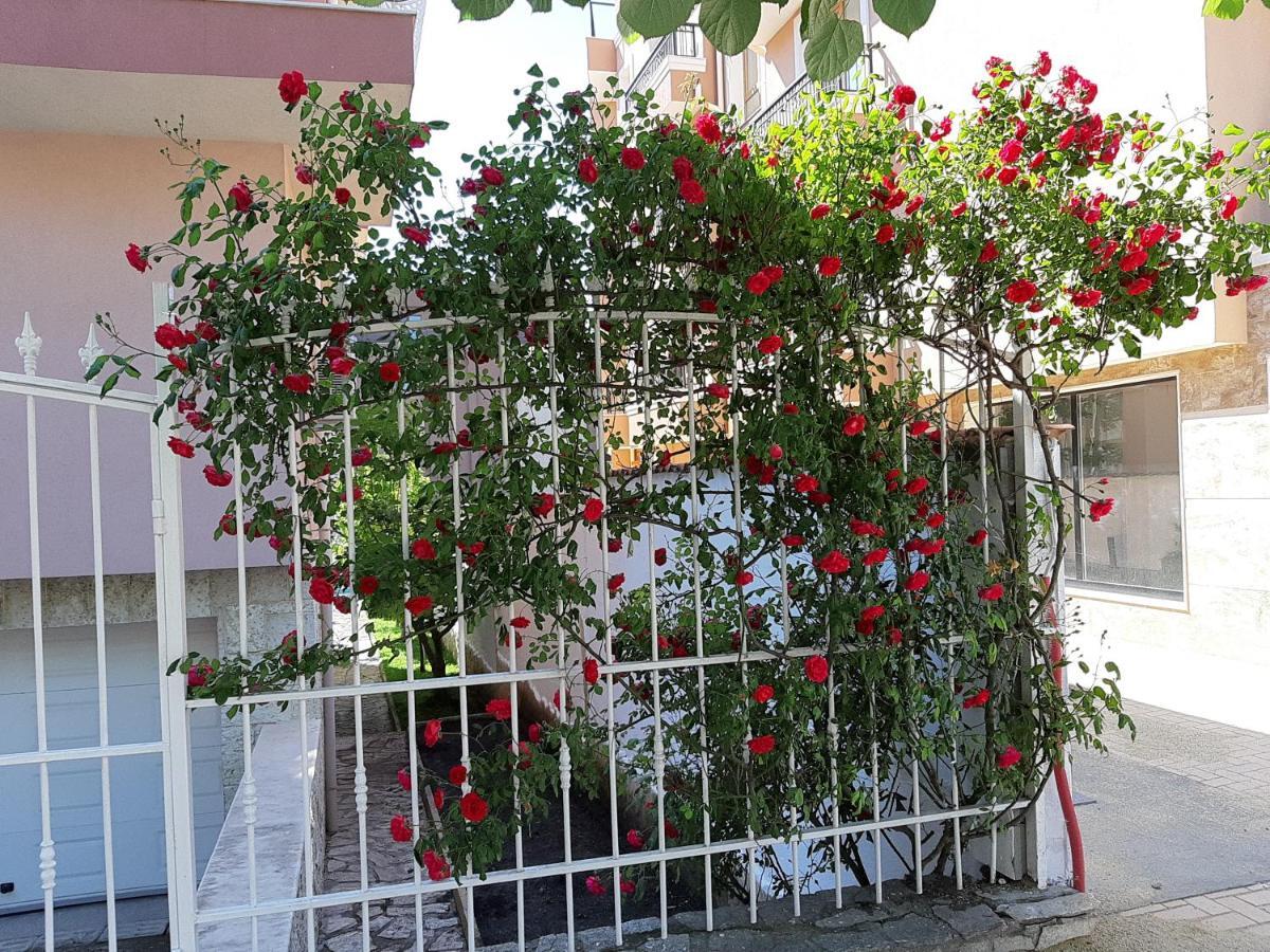 Guest Rooms Deva Burgas Ngoại thất bức ảnh